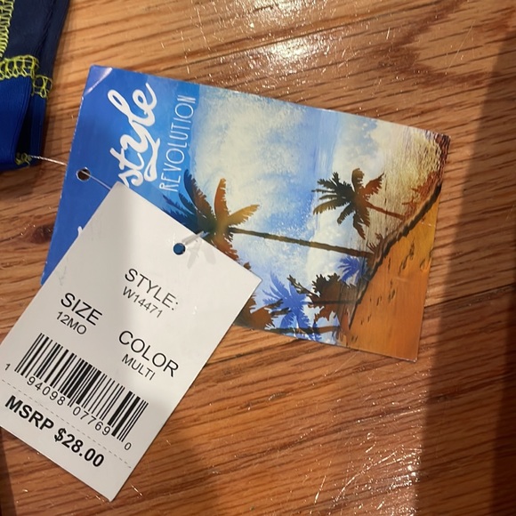 Freestyle Revolution | baby rash guard | size: 12 months - Picture 2 of 4